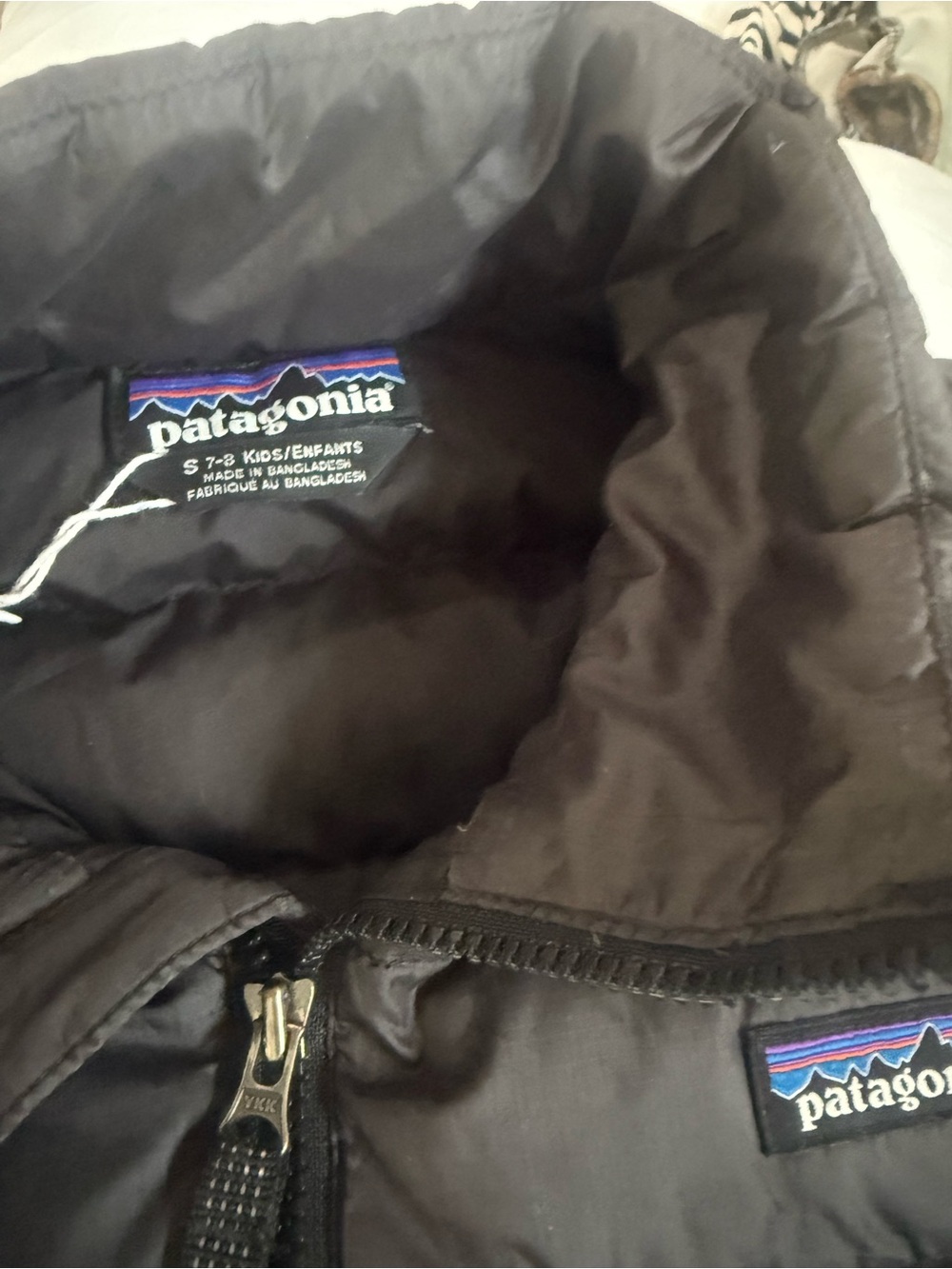 Patagonia Kids Black Puffer Coat with Logo 7/8